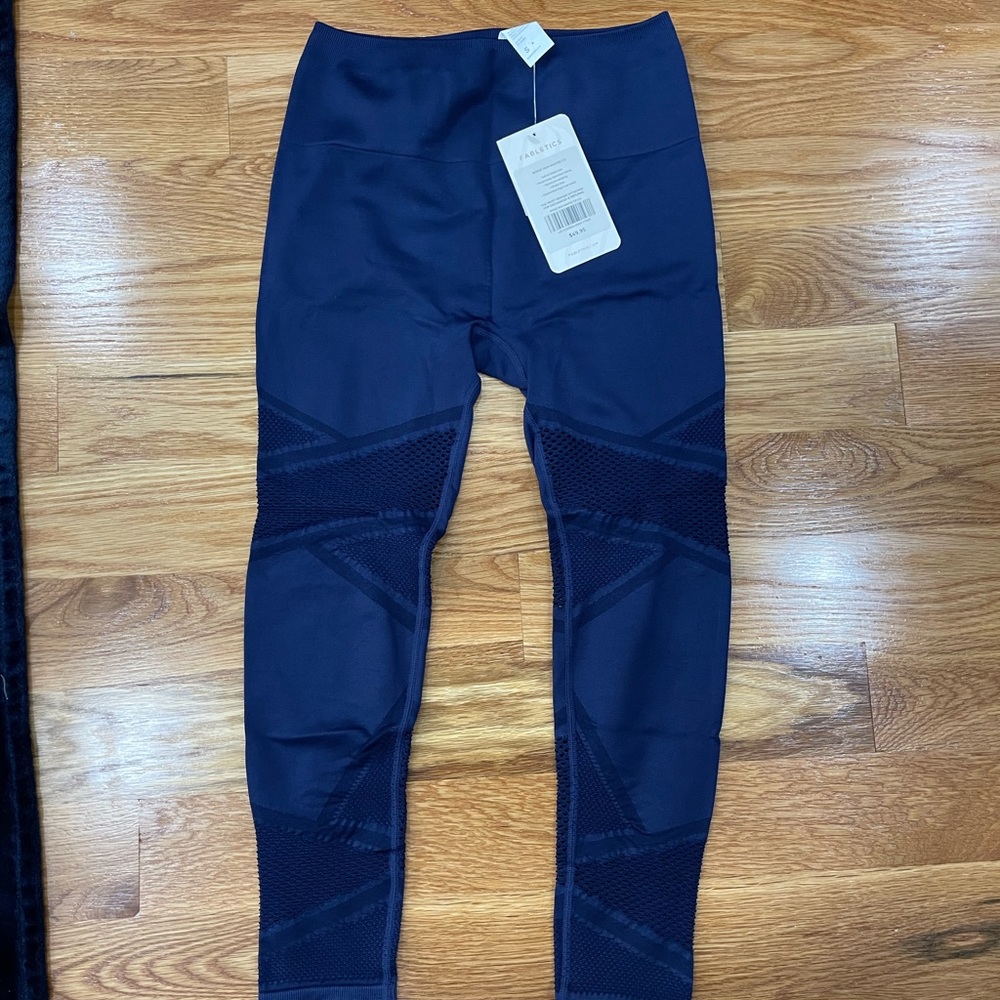 NWT Fabletics Mosaic High-Waisted 7/8 length